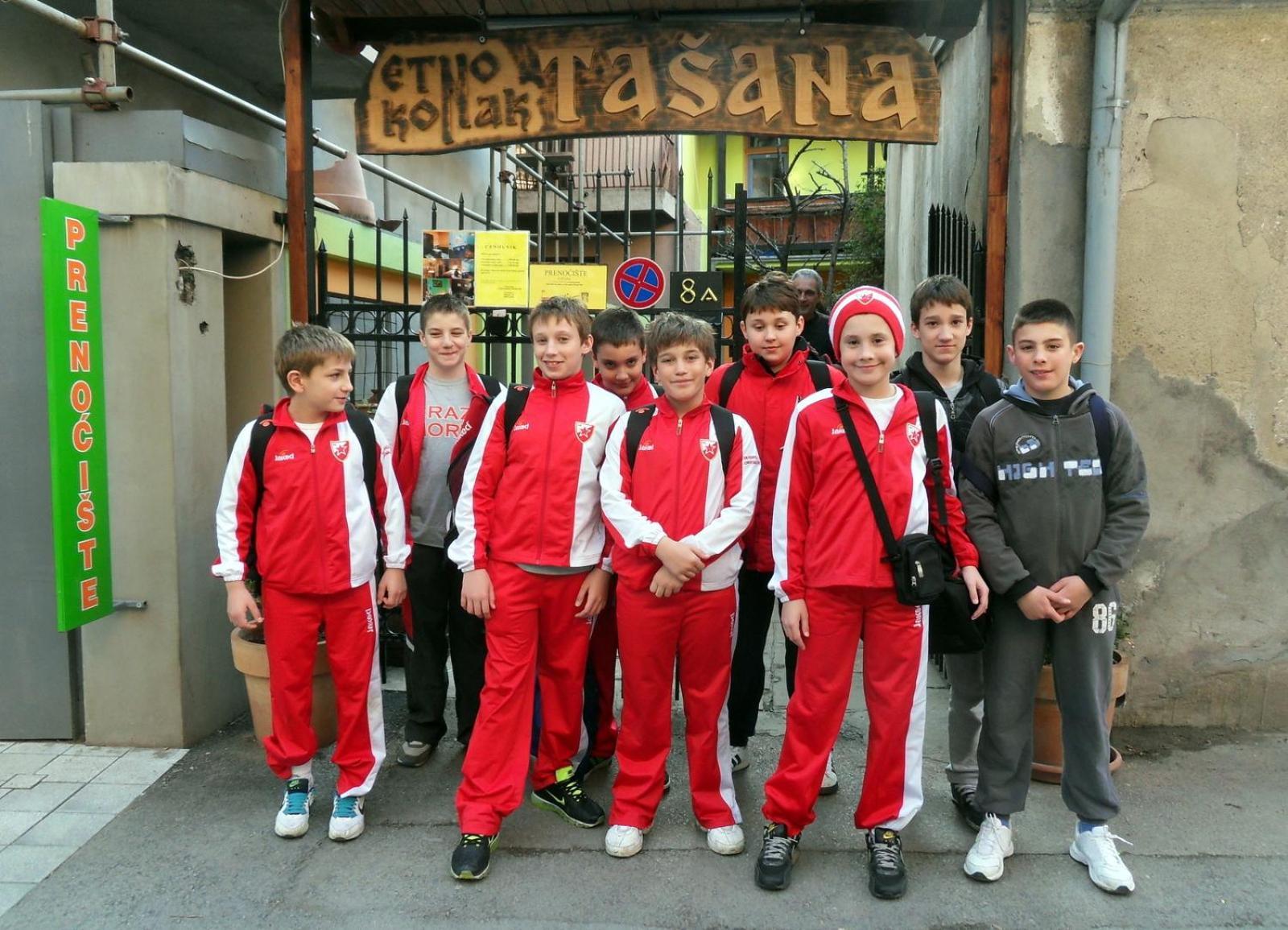 Ni 埃特诺康纳克塔萨那旅馆酒店 外观 照片